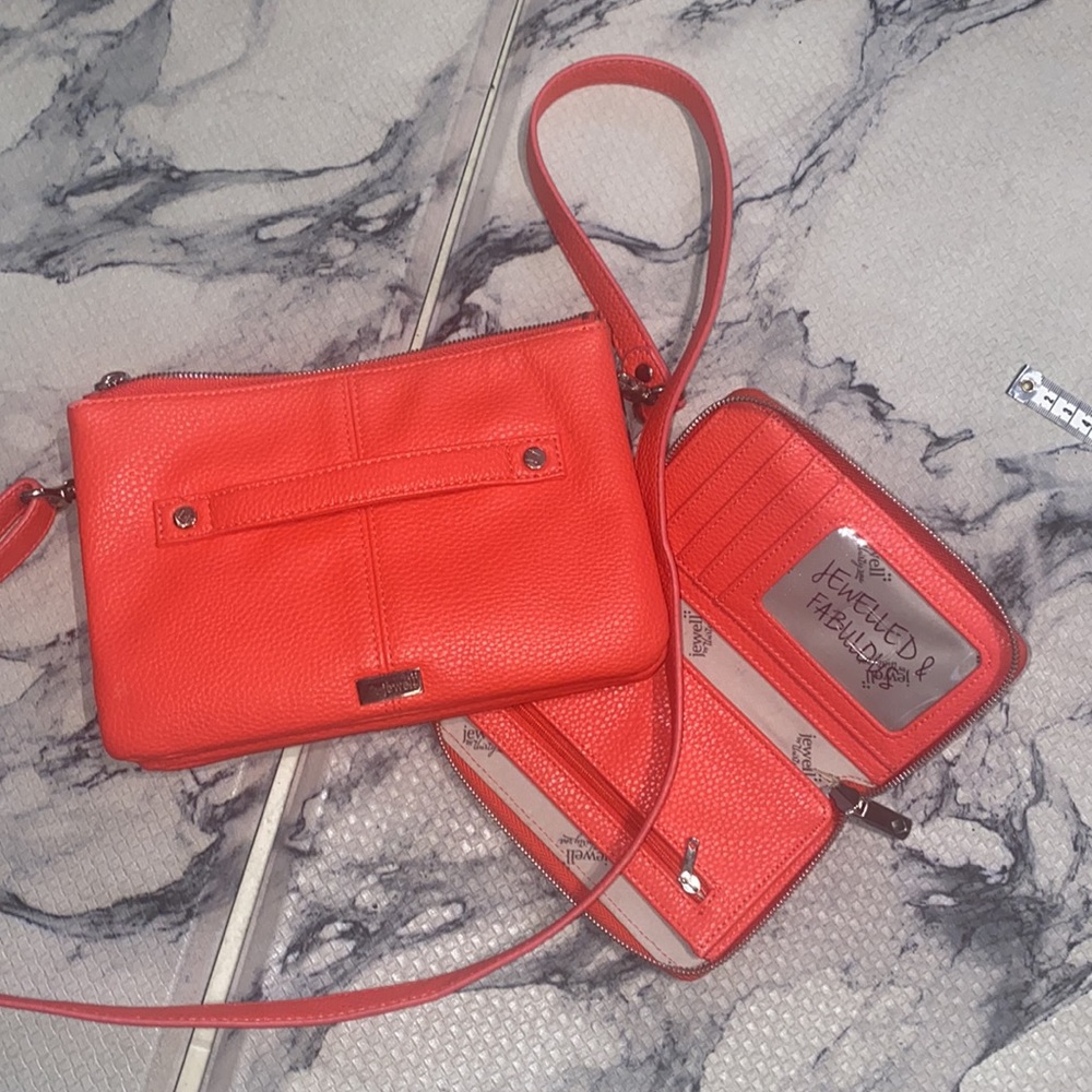 Womens Jewel by Thirty-One Hot Orange Crossbody Bag & matching Wallet. EUC! 💋🔥